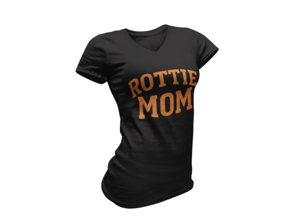 20260306051958-1f1191c1-e673-6324-8efe-ee43f6b3415a.png Rottie Mom T-Shirt — Proud Rottweiler Dog Mom Tee