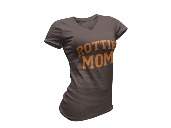 20260306051959-1f1191c1-ec5a-6350-992b-024cf8540899.png Rottie Mom T-Shirt — Proud Rottweiler Dog Mom Tee