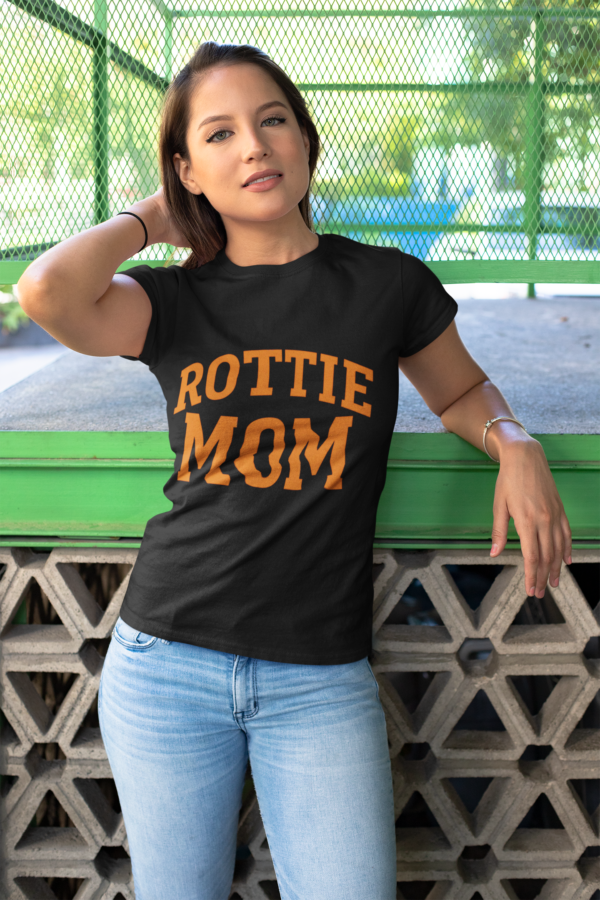 Rottie Mom T-Shirt — Proud Rottweiler Dog Mom Tee